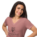 L17 Women’s relaxed v-neck t-shirt