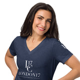 L17 Women’s relaxed v-neck t-shirt